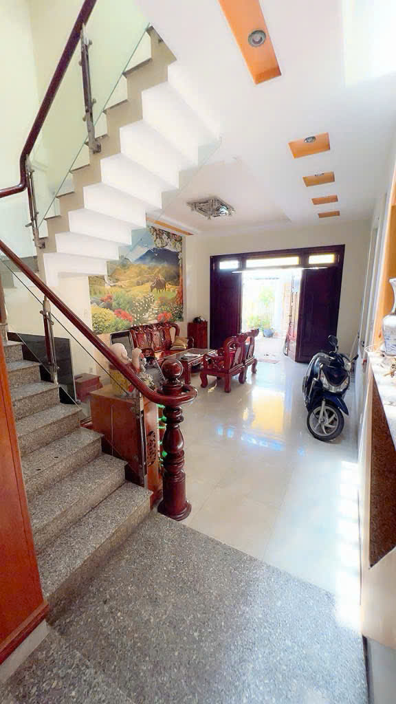 NHÀ PHÙ HỢP VỚI KHÁCH THÍCH RỘNG RÃI YÊN TĨNH - HƠN 100M2 - 14 TỶ